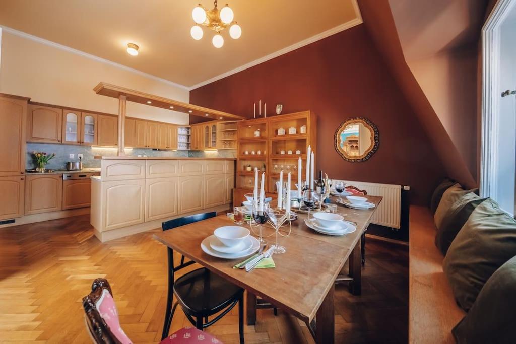 Appartement Magnificent Historical Penthouse In The Heart Of Prague Extérieur photo